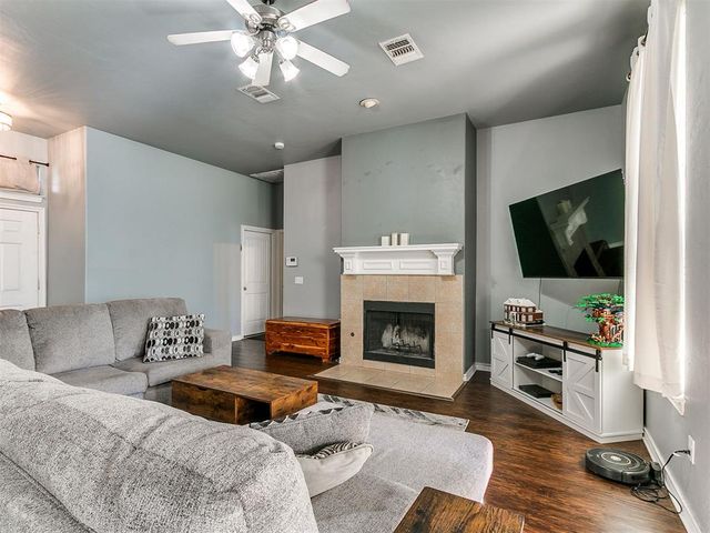 2404 Vintage Park Lane, Yukon, OK 73099