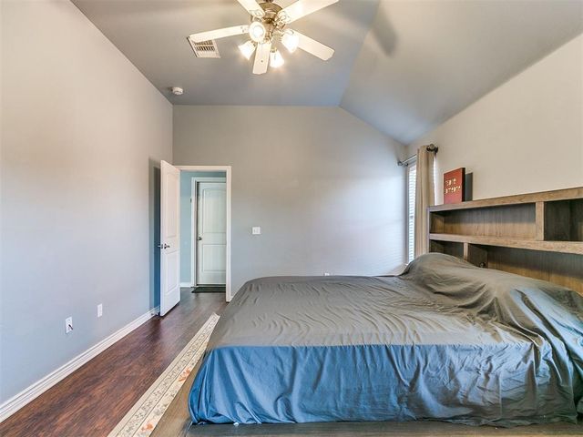2404 Vintage Park Lane, Yukon, OK 73099