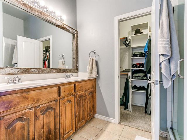 2404 Vintage Park Lane, Yukon, OK 73099