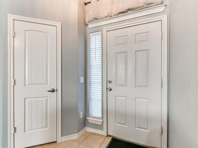 2404 Vintage Park Lane, Yukon, OK 73099
