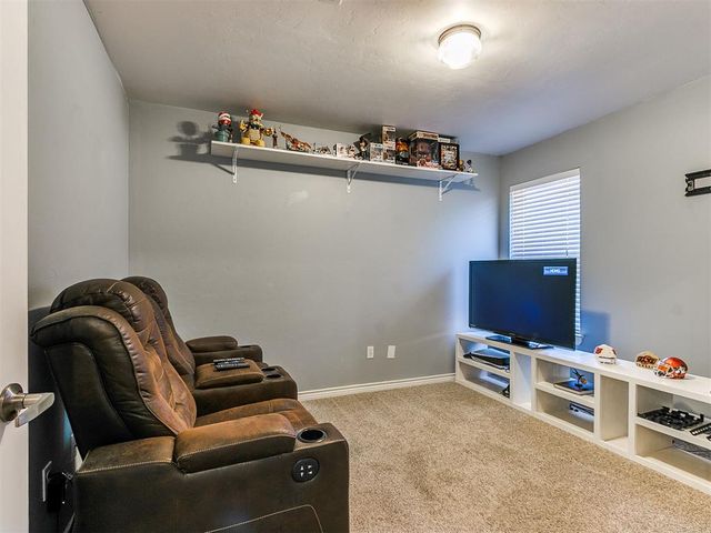 2404 Vintage Park Lane, Yukon, OK 73099