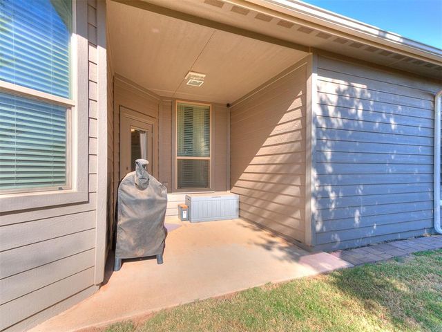 2404 Vintage Park Lane, Yukon, OK 73099