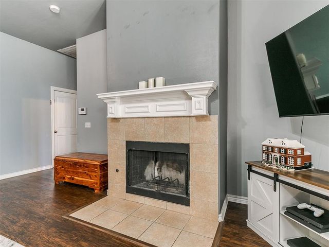2404 Vintage Park Lane, Yukon, OK 73099