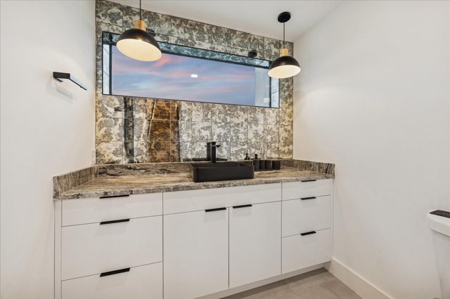 809 Memorial Heights Drive, Houston, TX 77007