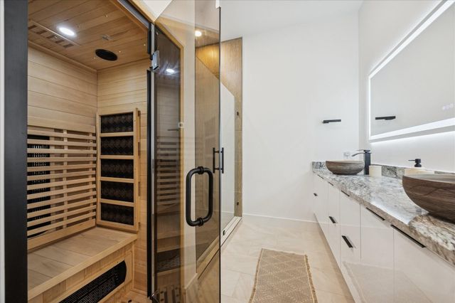 809 Memorial Heights Drive, Houston, TX 77007