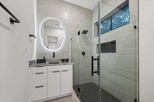 809 Memorial Heights Drive, Houston, TX 77007