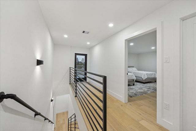 809 Memorial Heights Drive, Houston, TX 77007