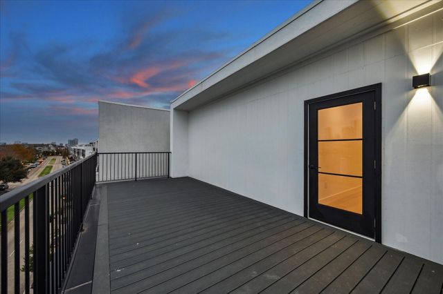 809 Memorial Heights Drive, Houston, TX 77007