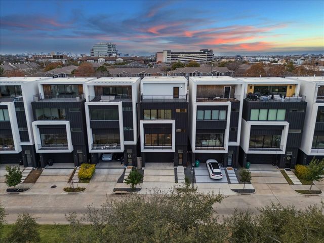 809 Memorial Heights Drive, Houston, TX 77007