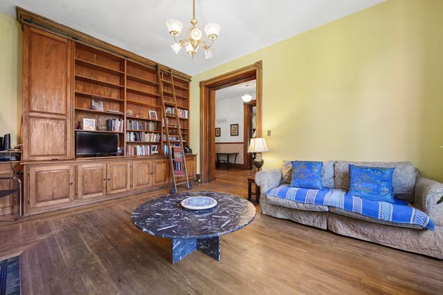 40 Smith Place, Columbus, OH 43201