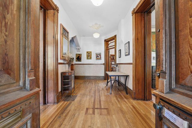 40 Smith Place, Columbus, OH 43201