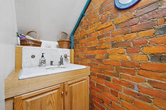 40 Smith Place, Columbus, OH 43201