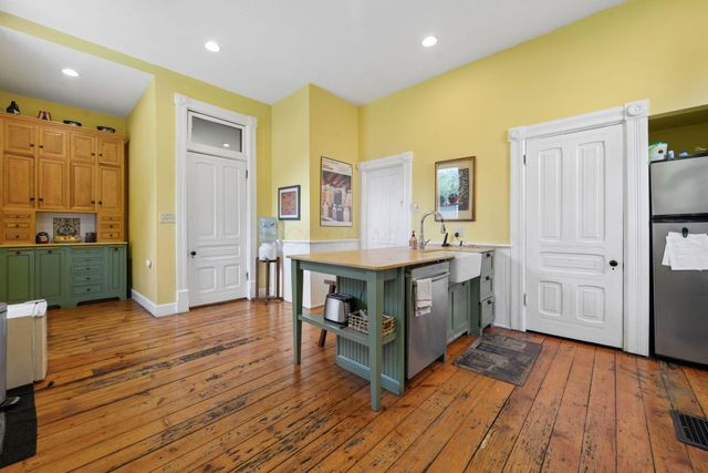 40 Smith Place, Columbus, OH 43201