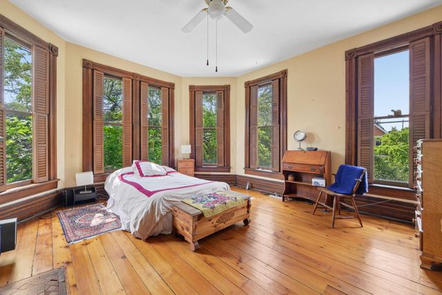 40 Smith Place, Columbus, OH 43201