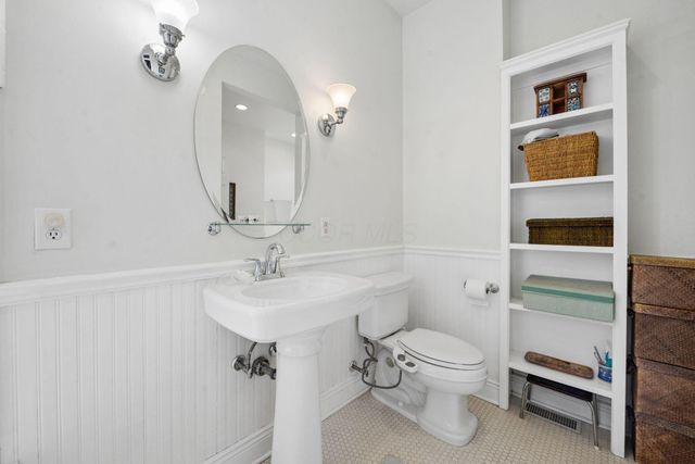40 Smith Place, Columbus, OH 43201