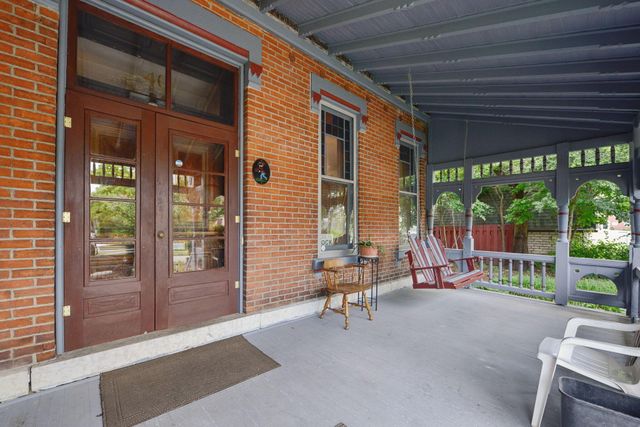 40 Smith Place, Columbus, OH 43201