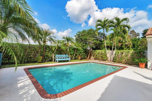 2379 Windsor Way Court, Wellington, FL 33414