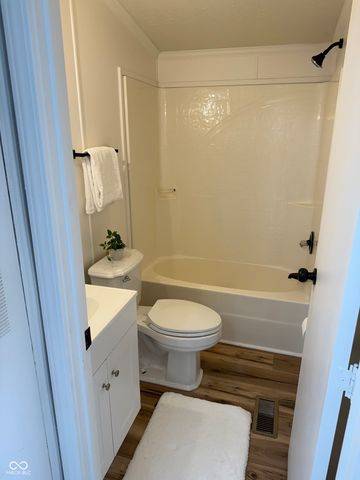 3185 Westpointe Drive, Franklin, IN 46131