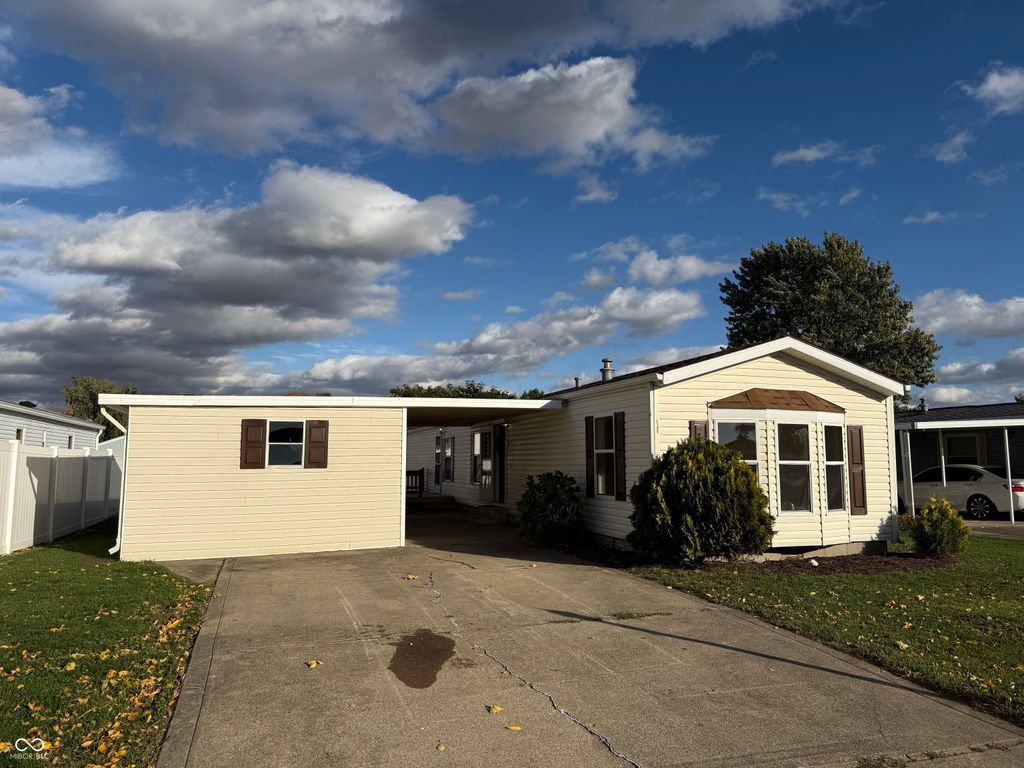 3185 Westpointe Drive, Franklin, IN 46131