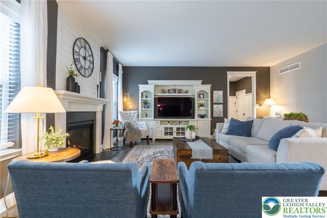 1024 Bayberry Drive, Pennsburg Boro, PA 18073