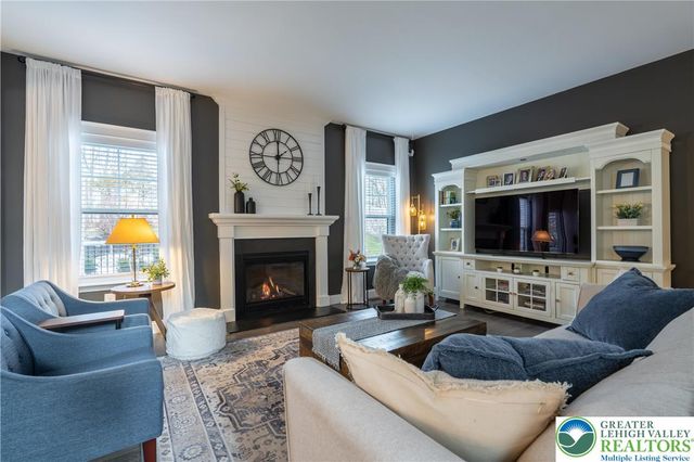 1024 Bayberry Drive, Pennsburg Boro, PA 18073