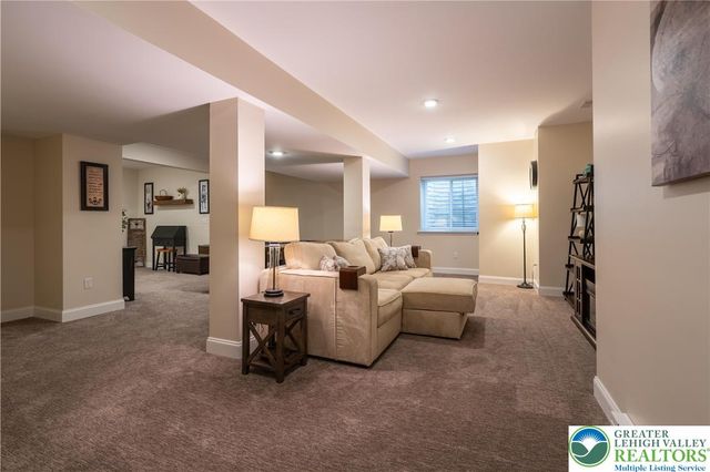 1024 Bayberry Drive, Pennsburg Boro, PA 18073