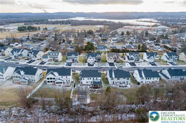 1024 Bayberry Drive, Pennsburg Boro, PA 18073