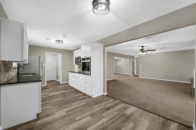 6943 NW Eisenhower Dr, Lawton, OK 73505