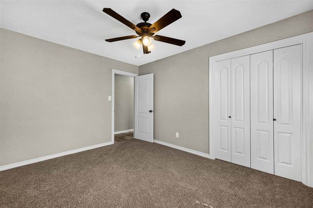 6943 NW Eisenhower Dr, Lawton, OK 73505