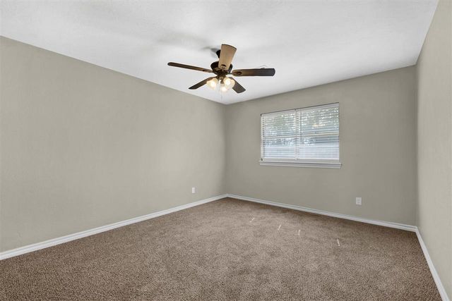 6943 NW Eisenhower Dr, Lawton, OK 73505