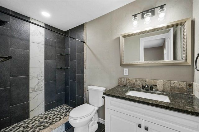 6943 NW Eisenhower Dr, Lawton, OK 73505