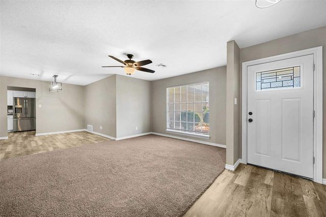 6943 NW Eisenhower Dr, Lawton, OK 73505