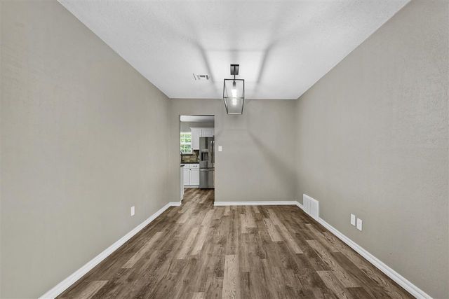 6943 NW Eisenhower Dr, Lawton, OK 73505