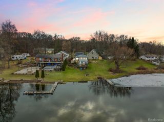 3529 Lakeview Drive, Brandon Charter Township, MI 48462
