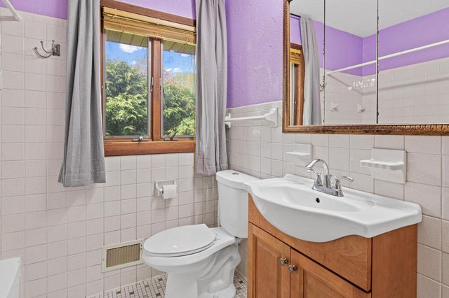 7012 Newton Avenue N, Brooklyn Center, MN 55430