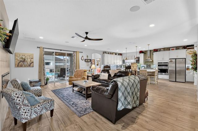 1300 BLARNEY STREET, Minneola, FL 34715