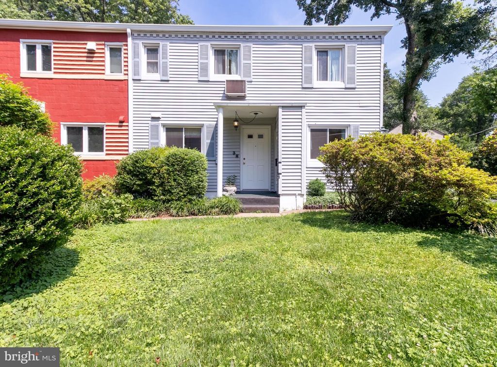 3-H CRESCENT RD, Greenbelt, MD 20770