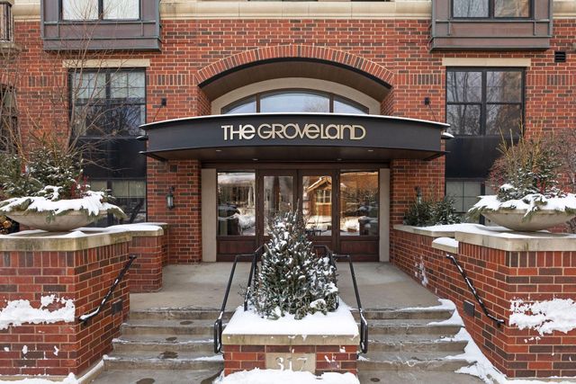 317 Groveland Avenue 116, Minneapolis, MN 55403