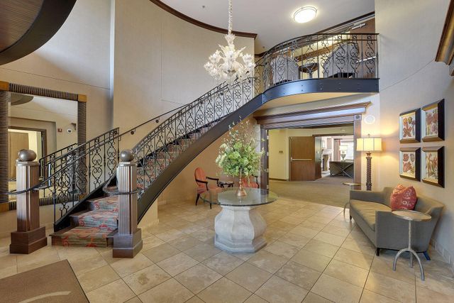 317 Groveland Avenue 116, Minneapolis, MN 55403