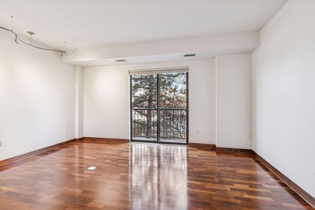 317 Groveland Avenue 116, Minneapolis, MN 55403