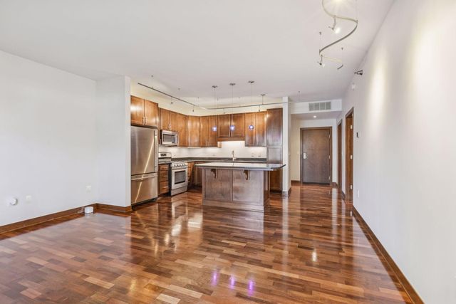 317 Groveland Avenue 116, Minneapolis, MN 55403