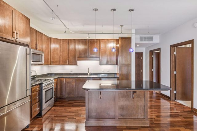 317 Groveland Avenue 116, Minneapolis, MN 55403