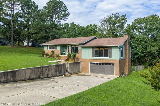 911 Hillcrest Drive, Greenwood, AR 72936
