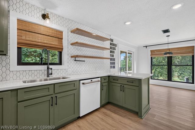 911 Hillcrest Drive, Greenwood, AR 72936