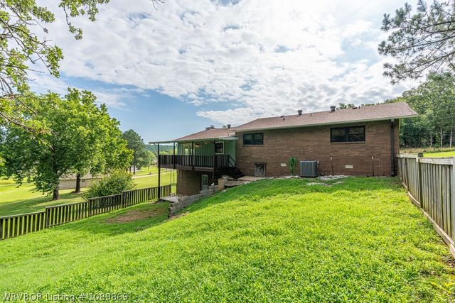 911 Hillcrest Drive, Greenwood, AR 72936