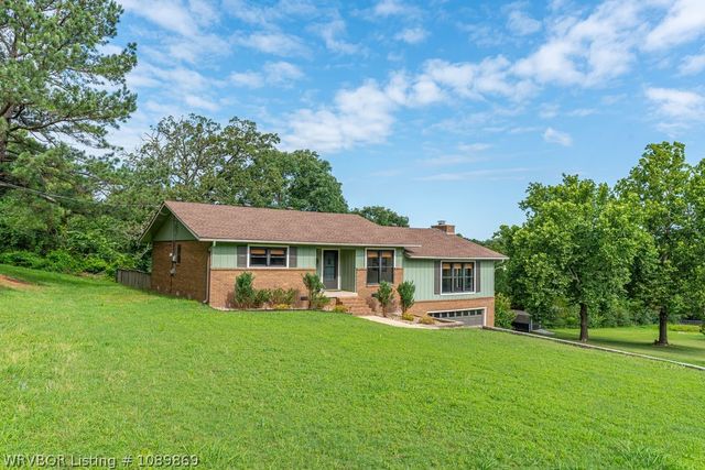 911 Hillcrest Drive, Greenwood, AR 72936