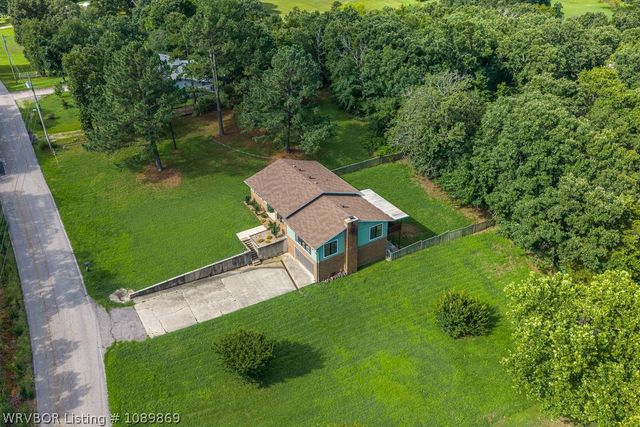 911 Hillcrest Drive, Greenwood, AR 72936