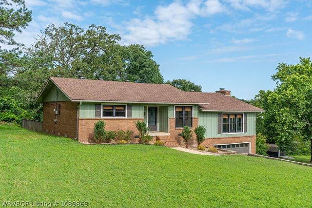 911 Hillcrest Drive, Greenwood, AR 72936