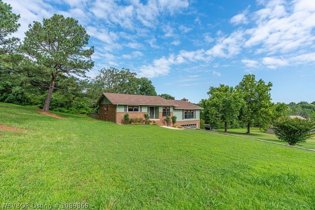 911 Hillcrest Drive, Greenwood, AR 72936