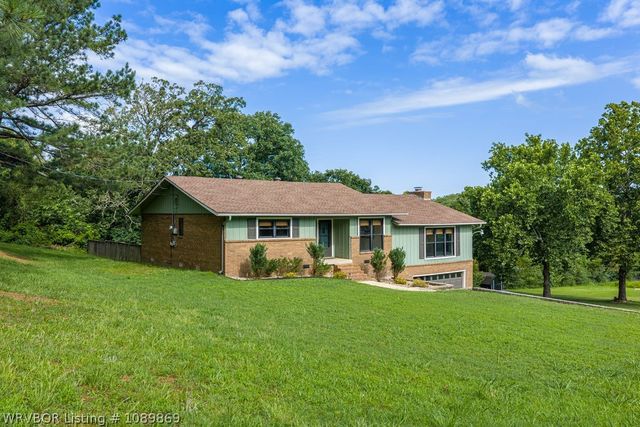 911 Hillcrest Drive, Greenwood, AR 72936